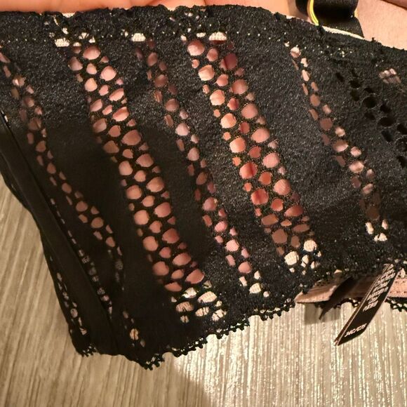 Victoria’s Secret Luxe Lace Lightly padded plunge Bra size 34C - Picture 7 of 8